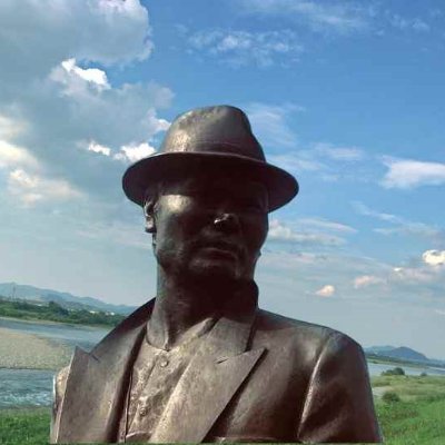 高度成長期の日本は社会が明るく希望に溢れ世界から一目置かれた科学技術大国。当時は敗戦の記憶もあり国家再生への意気込みと連帯感が強く人間的に格好良い大人が多かった。だがバブル崩壊後はまるで別の国。この国の中枢、政治家や官僚はボロボロ、一見無理目にみえるが道はあるはず。哲学と宗教、未知のものが好物。