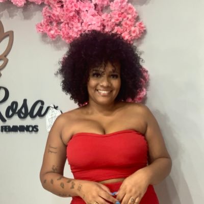 LorenaCristiny8's profile picture. Adoro todas as minhas versões que fizeram de mim quem eu sou hoje ✨