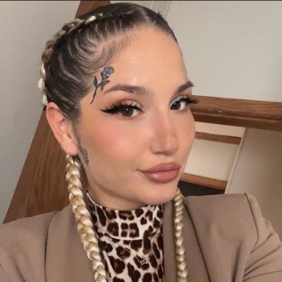 highervibes369's profile picture. Holistic Life Coach🍄🌱Manifest Your Dream Life💫