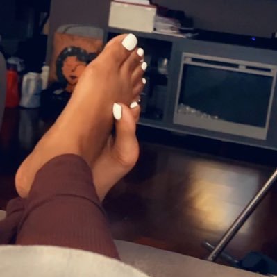 old page @feetsopreety23  new page