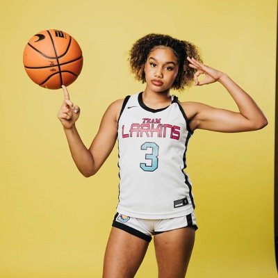 #32 Doral Academy/Miami Suns EYBL☀️ Team Larkins - C/O ‘27 - 5’7 PG 🏀- Instagram/TikTok: @victoriavalle32