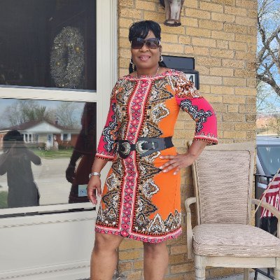 Singer Songwriter, and poet.
currently working at the VA Hospital.
Single looking for a husband.
God-fearing, but not religious. Independent, love to have fun!