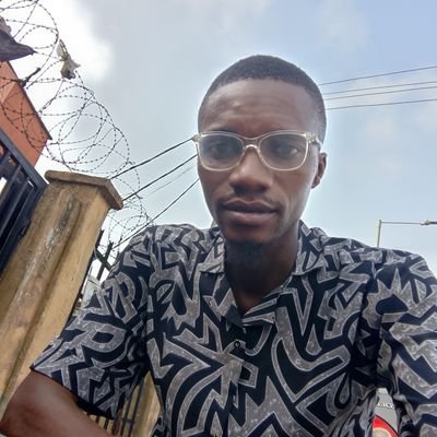 harrysanni03's profile picture. I radar go wrong and make more money than been nice and been broke🤣