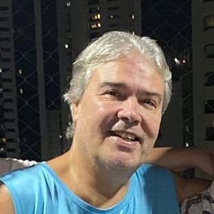 Recifense, esquerdista, torcedor do Sport e apaixonado pela minha família