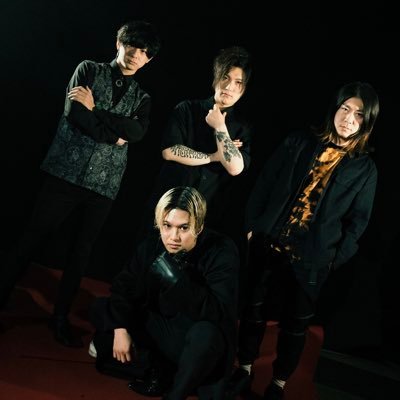 🇯🇵MuroranCity Loudrock Band Vo. Ren @Ren_CNA | Gt. Keita @Ara_K_CNA | Ba. Hiro @Hiro_CNA | Dr. RITA @rita_CNA | contact ▶︎callsnameagain@gmail.com