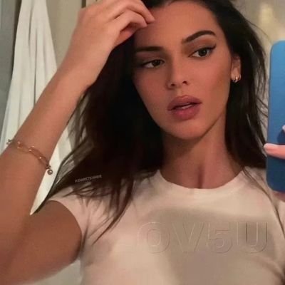 Weirdo975956225's profile picture. 