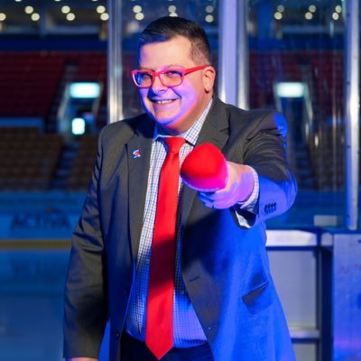 Voice of Guelph Gryphons/Brampton Honey Badgers/KW Titans. Host-Kitchener Rangers on Rogers TV. Freelance Host/MC. Ally🏳️‍🌈seanfurfaro@gmail.com for enquiries