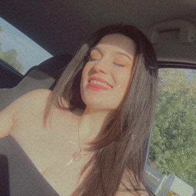 melanieberreth's profile picture. ✧ you just gotta keep livin’ man ✧
