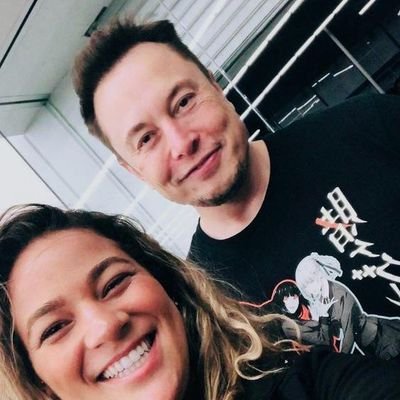 Crafting @elonmusk digital presence and sharing the genius of Tesla, SpaceX, and more. 🚀 #SocialMediaManager