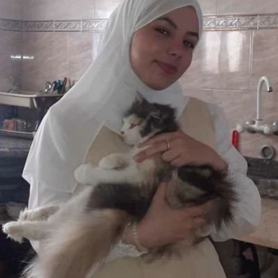 Hello, this is Hadeel Al-Kahlout from northern Gaza. We have created a donation link for us. I hope you will help us https://t.co/52iEZeY47H