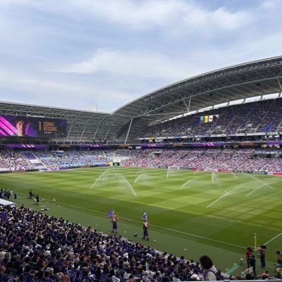 広島→関西→東京 社会人なりたてのサンフレファンです🏹関東のスタジアムとかバーでサンフレ観戦する仲間募集中 無言フォローすみません🙇サンフレファン、サッカー好きな方、フォローいただけると嬉しいです。#サンフレ #サンフレッチェ広島 #サッカー #Jリーグ #プレミア