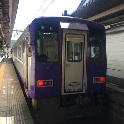 東京と在住の中3です。鉄道と釣りが趣味です。 フリラコールはとうきょうLS411です。4アマで、IC-T10のリグで免許申請しています。繋がりましたらよろしくお願いします。