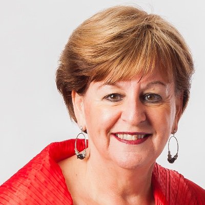 Strategic comms professional. Former press & TV journalist. Island dweller. Loving the blue sky over there. https://t.co/jsqvCDF1S6