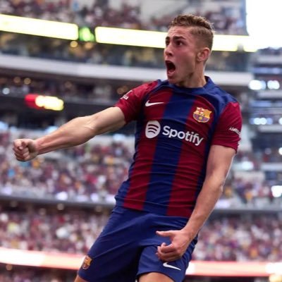 Neon3b's profile picture. Focused on e Bag 💰💵