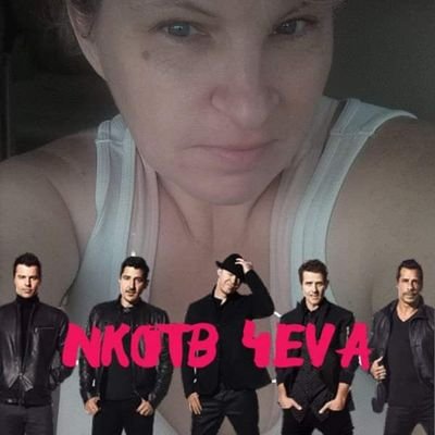I love my family And friends and my favorite band is nkotb for ever.