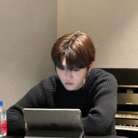 ayaaa (@differentna) 's Twitter Profile