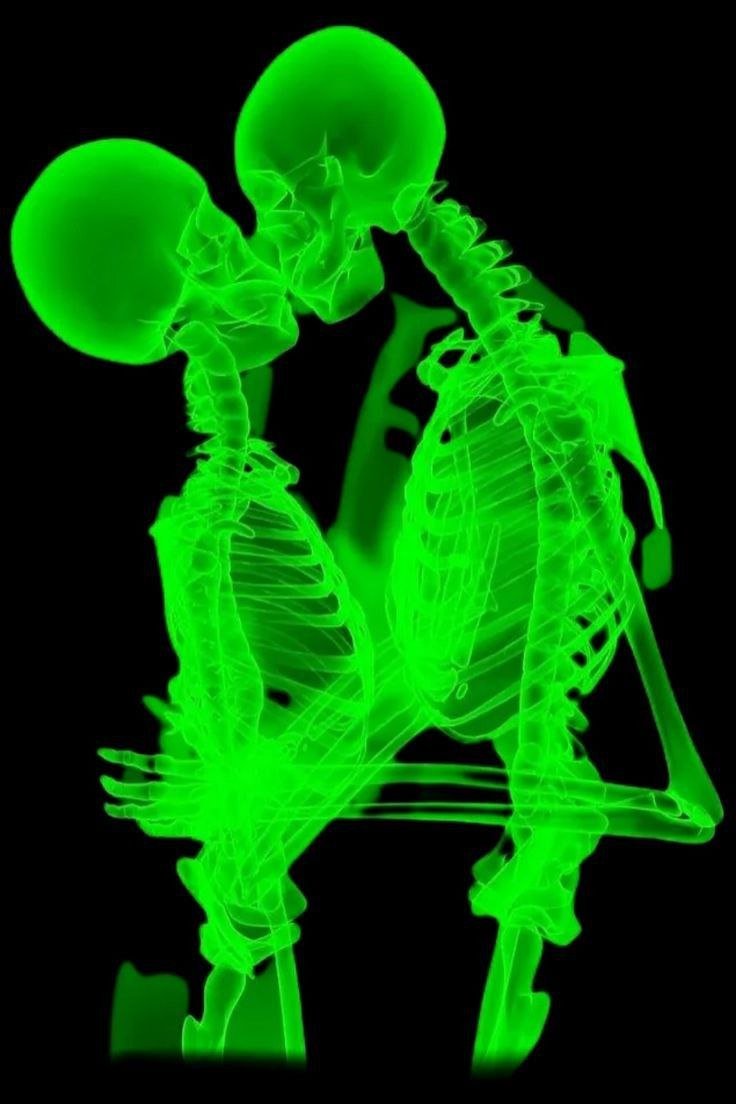 Dorine_ells_822's profile picture. Vintage Vinyl Collector 🐍 Igniting creativity in everyday spaces ◾️ Advisor for CleanWaterNow, keeping it clean for the community 
Glam on a budget guru