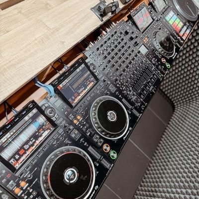 I'm outgoing person and love music and peaceful place
