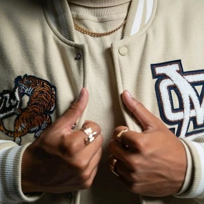 Abba23089860's profile picture. U are welcome 📢
Graphics Designer | Dm for Ads & Promotion | Business Enthusiast 🛄 | Sport Contents🎖️| Punter ⚽🏀|
Chasing dreams and catching vibes.