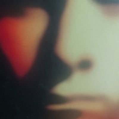 «Todas las olas del mar deben la belleza de su perfil a las que les precedieron y se retiraron». Gide.