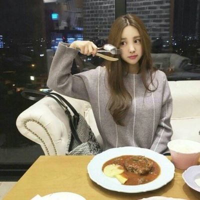 shnshngshn5207's profile picture. 人は、外では、孤独ですが、孤独の喜びも持っています。