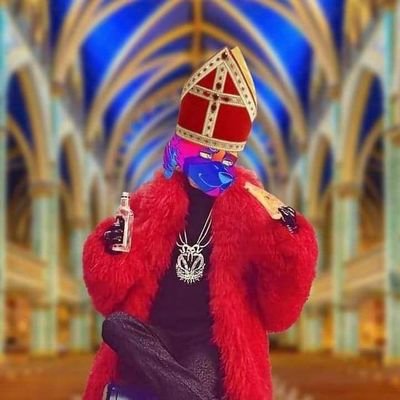 The Pope of the Furry Fandom.
Gaming/Music content creator.
Funny at least once a day.