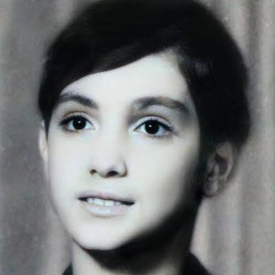 مرد، دوستدار ایران
چشم انتظار روزهای خوب آینده
Intrested in history and politics
نزار قبانى:
هركس به اندازه ای كه دوستت دارد تورا مى بیند، تلاش بيهوده نكن ...