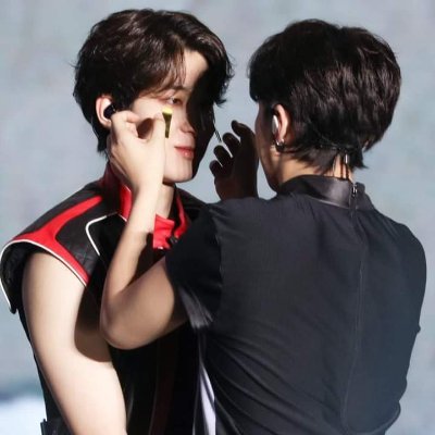 Vhosshi88's profile picture. 