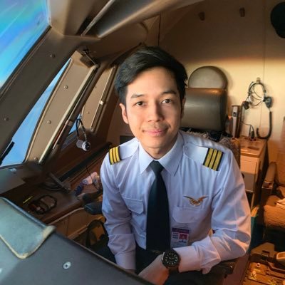 สมาชิกสภากรุงเทพมหานคร เขตบางรัก พรรคเพื่อไทย • รองประธานคณะกรรมการการปกครองและรักษาความสงบเรียบร้อย • อดีตนักบิน Boeing 777 การบินไทย💜
