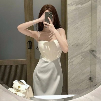 vjilham82's profile picture. Fascinated with human nature and intrigued by dreams. Deeply appreciating every little bit of beauty in this world. Beauty is truthful and good.