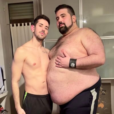 Un osito🐻 y un chaser con ganitas de divertirse y compartirlo!❣️👨‍❤️‍💋‍👨 A chubby bear🐻 and one chaser who want to have fun! OF👇🏽