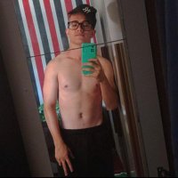 um carinha (@kingbron03) 's Twitter Profile