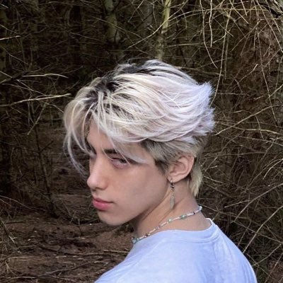 Vamp_Kid_1999's profile picture. ᴀ ᴍᴇꜱꜱʏ ʙᴏʏ ᴡɪᴛʜ ᴍᴇꜱꜱʏ ʜᴀɪʀ. ʙʟᴀᴄᴋ ᴄʟᴏᴛʜᴇꜱ ᴀɴᴅ ꜱʜᴀʀᴘ ᴛᴇᴇᴛʜ. ʙɪᴛᴇꜱ ᴏɴʟʏ ᴀᴛ ɴɪɢʜᴛ.  ᴀᴅʜᴅ ʀɪᴅᴅᴇɴ ᴅᴜᴍʙ ᴠᴀᴍᴘɪʀᴇ.