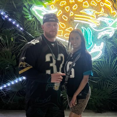 Anstatt18's profile picture. Just a man struggling to admit that he’s washed. “Georgia on the mountain top. Demons be gone and the drought is over.” #Jags #Dawgs #NYR #Marlins #Clippers