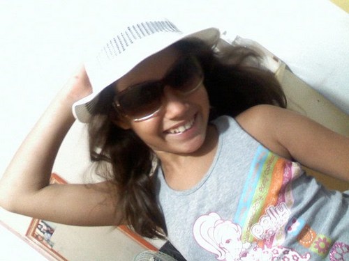 eu sou uma menina vergonhada e a minha cor favorita roxo