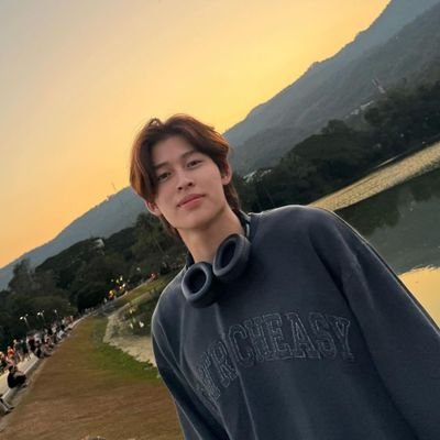 thank you for being born so i could love you🧡🤍 @ppnaravit @phuwintang
25