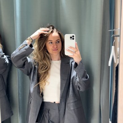 I am your brandās bestie! Check out my portfolio herešš¼ | Digital Content Creator | DM/Email me ⨠| Dutch/English | TikTok Influencer