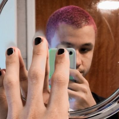 não binário: ele/ela/dele/dela,
candomblecista,
salvador/ba,
médico veterinário,
escritor,
wr: mid/sup,
stark/targaryen,
vênus em leão,
amém, beyoncé