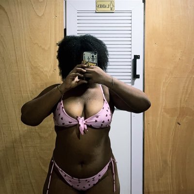 mensahfam's profile picture. 