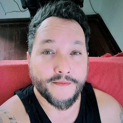 Nao escrevo nada, mas vivo nessa rede.
Ator/professor.
Sergipe