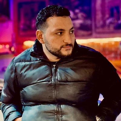 Abdelslaam24's profile picture. وأظلُّ أَرسِمُ بالخيالِ عوالِمي،
ما حيلةُ المضطَرِّ غيرَ خيالِهِ؟