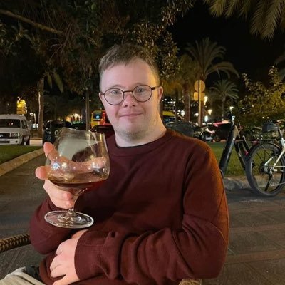 BottomDani4681's profile picture. 