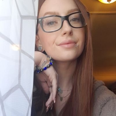 @Izzynicolexoxo