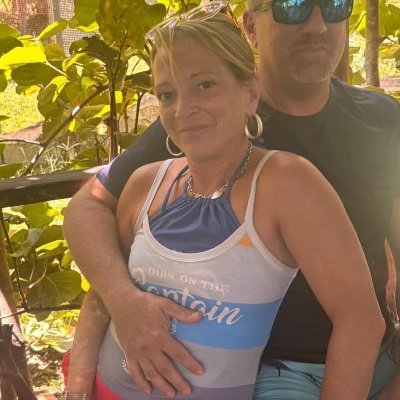 I love to ride the electric bikes with my handsome husband on the beach💋💋💋. We are gonna tour the world together 🌸 I’m also a bullshit Detector🤫
