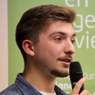 FachusAxel's profile picture. Brest🔴⚪️ M1 droit public-Ubo ⚖️   Responsable des @jeunessoc29 🌹- bénévole @Secourspop