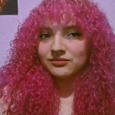 a moça do cabelo rosa 🏳️‍🌈