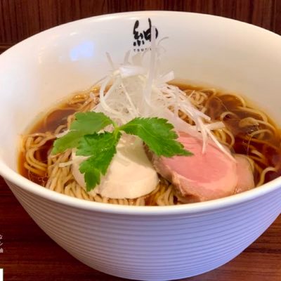 地鶏と昆布、魚の節をベースに化学調味料を使用していないラーメンを提供させて頂いております 。月曜日定休（月曜祝日の場合は営業、翌日火曜日休み）11時10分から15時。18時から20時30分頃まで（夜営業は火、水、金曜日のみ）