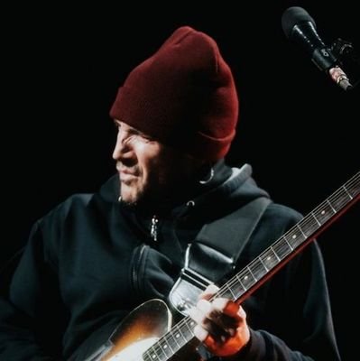 New twitter daily of John Frusciante. 🐙
