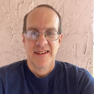Born in Naugatuck, CT lived in Florida since 1989 I'm single, and a big time Giants, Bucs, and Yankees fan.