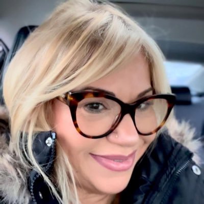 jennystutz's profile picture. 